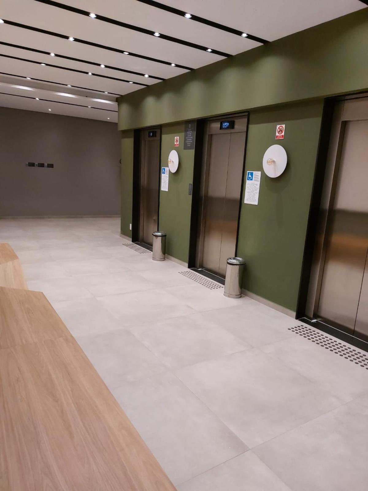 Em Moema - Ao Lado Do Aeroporto E Parque Ibirapuera Apartamento *